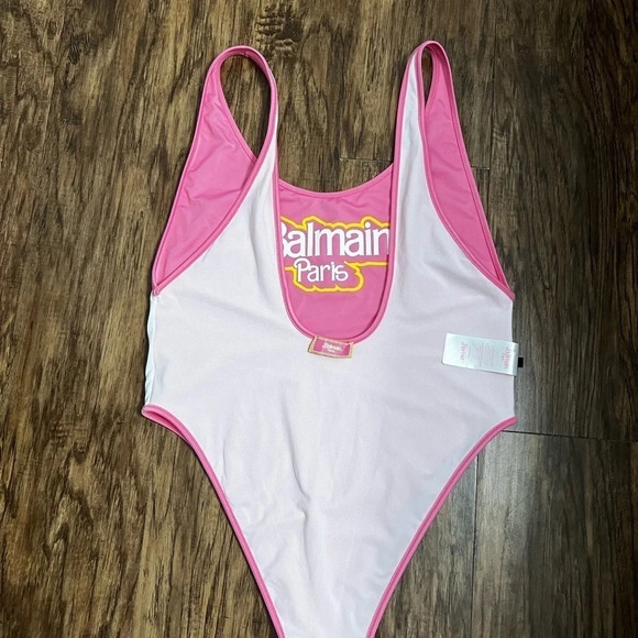 Balmain Paris x Barbie limited edition collection - Picture 13 of 14